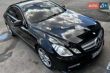 Купе Mercedes-Benz E-Class 2012 в 