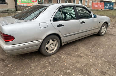 Седан Mercedes-Benz E-Class 1996 в Сумах