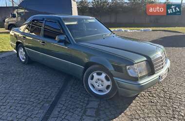 Седан Mercedes-Benz E-Class 1994 в Львові