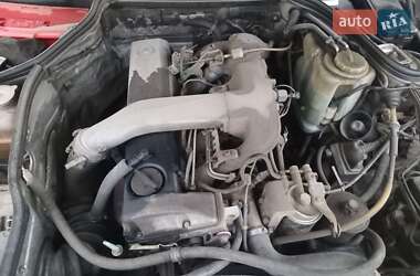 Седан Mercedes-Benz E-Class 1993 в 