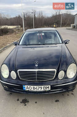 Седан Mercedes-Benz E-Class 2004 в Ужгороді