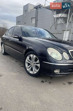 Седан Mercedes-Benz E-Class 2004 в Ужгороді