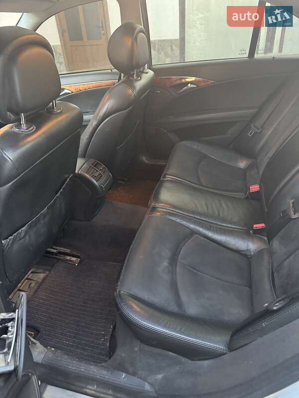 Седан Mercedes-Benz E-Class 2005 в Вишкові