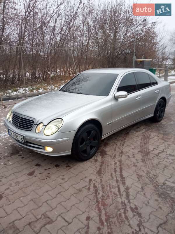 Седан Mercedes-Benz E-Class 2004 в Рівному