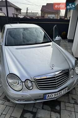 Седан Mercedes-Benz E-Class 2006 в Підвиноградові