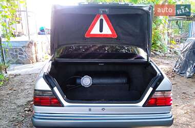 Седан Mercedes-Benz E-Class 1994 в Ивано-Франковске
