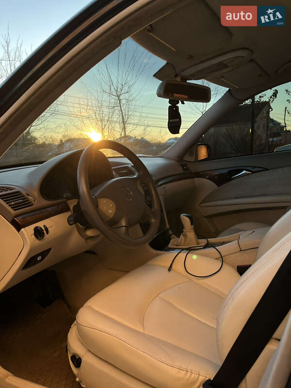 Седан Mercedes-Benz E-Class 2002 в Виннице