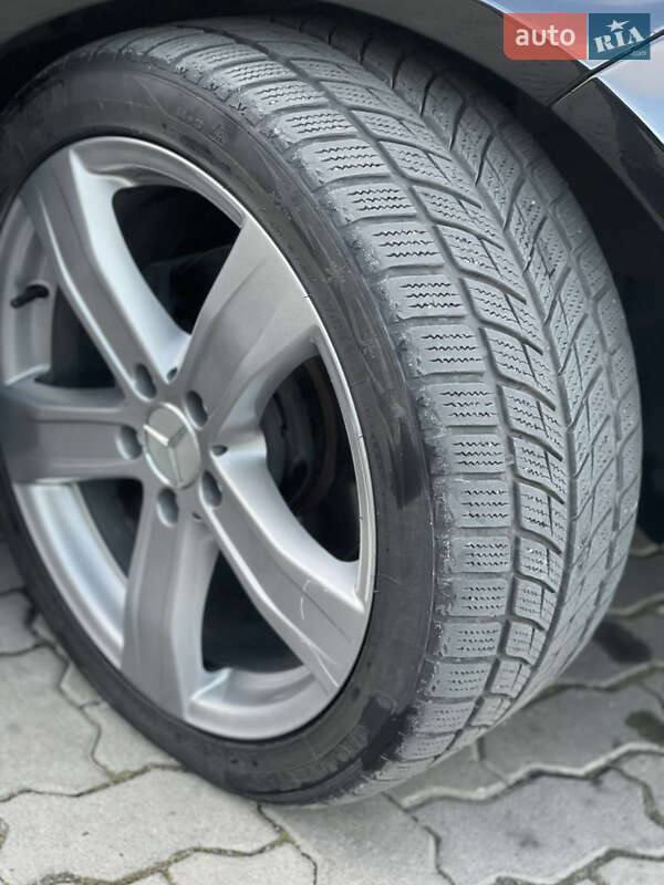 Седан Mercedes-Benz E-Class 2012 в Сарнах