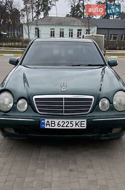 Седан Mercedes-Benz E-Class 2000 в Києві