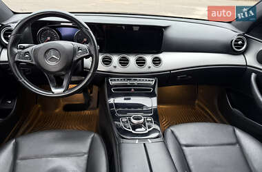 Седан Mercedes-Benz E-Class 2017 в 