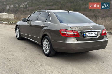 Седан Mercedes-Benz E-Class 2010 в Могилів-Подільському