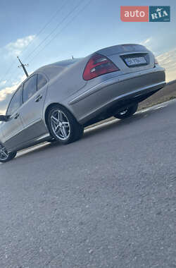 Седан Mercedes-Benz E-Class 2003 в Березному