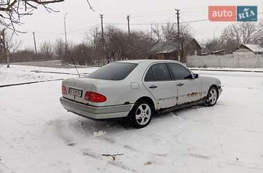 Седан Mercedes-Benz E-Class 1996 в Дубні