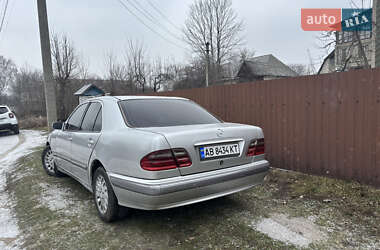 Седан Mercedes-Benz E-Class 2000 в Тульчине