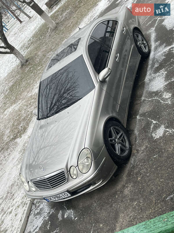 Седан Mercedes-Benz E-Class 2003 в Березному