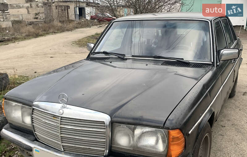 Седан Mercedes-Benz E-Class 1976 в Покрові