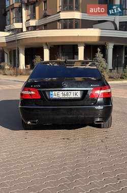 Седан Mercedes-Benz E-Class 2011 в Киеве