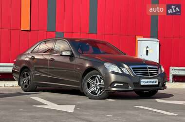 Седан Mercedes-Benz E-Class 2010 в Киеве