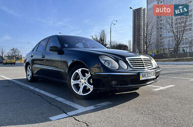 Седан Mercedes-Benz E-Class 2002 в Києві