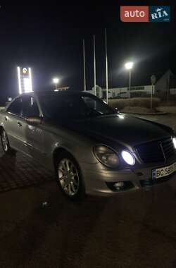 Седан Mercedes-Benz E-Class 2002 в Самборе