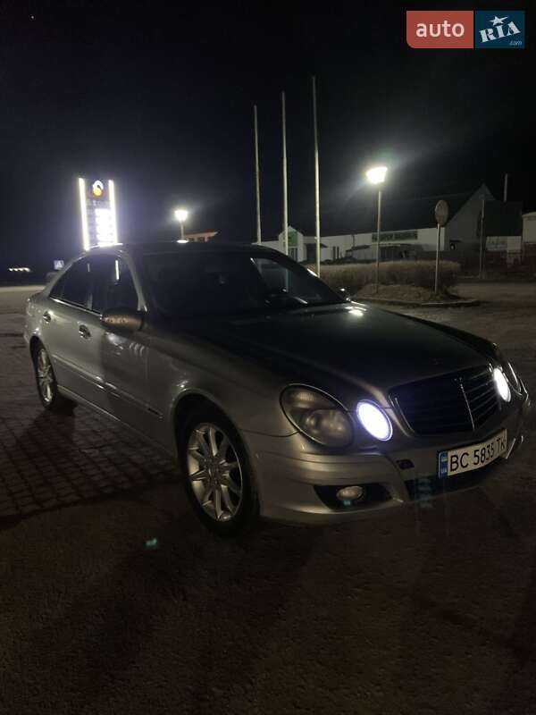 Mercedes-Benz E-Class 2002