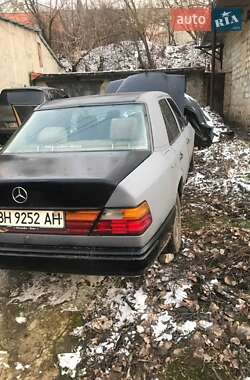 Седан Mercedes-Benz E-Class 1988 в Кропивницькому