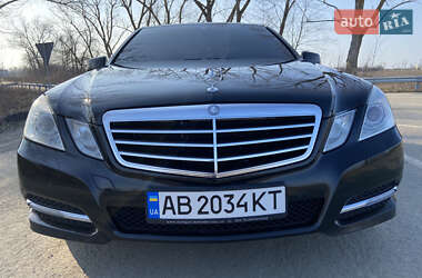 Седан Mercedes-Benz E-Class 2011 в 