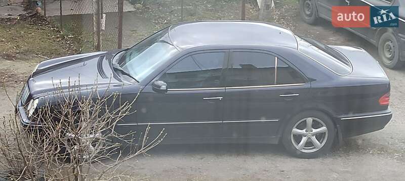 Седан Mercedes-Benz E-Class 2000 в Білій Церкві