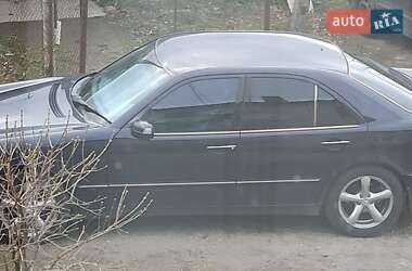 Седан Mercedes-Benz E-Class 2000 в 