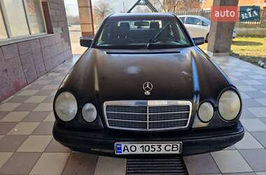 Седан Mercedes-Benz E-Class 1998 в Хусті