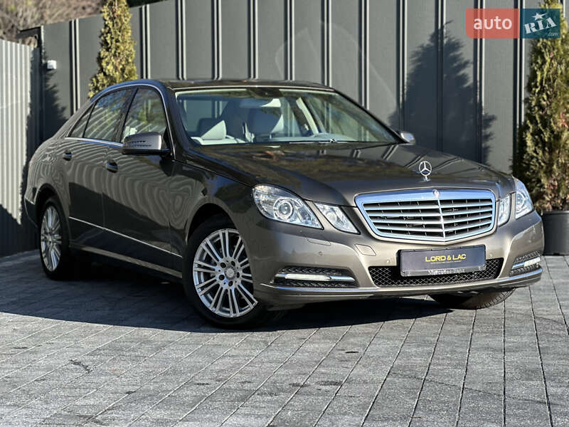 Седан Mercedes-Benz E-Class 2012 в 