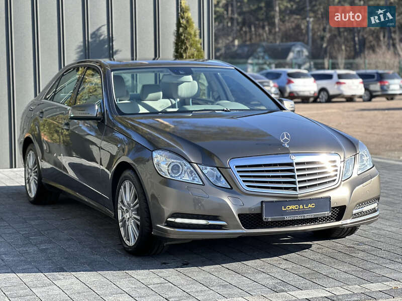 Седан Mercedes-Benz E-Class 2012 в Рівному