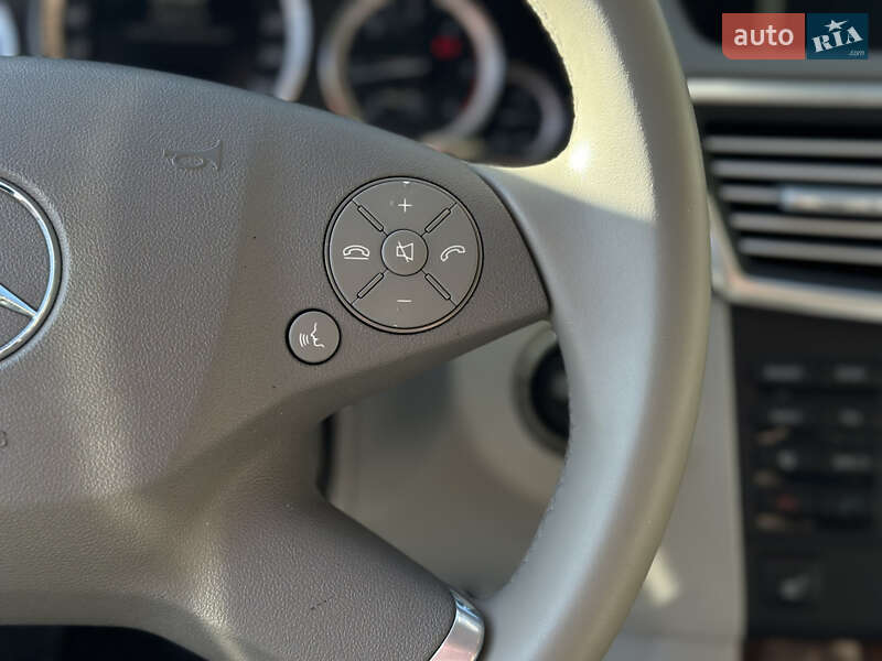 Седан Mercedes-Benz E-Class 2012 в Рівному