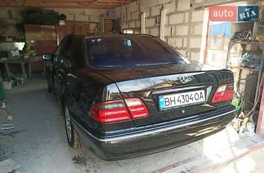 Седан Mercedes-Benz E-Class 2000 в Одессе