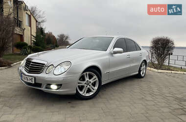 Седан Mercedes-Benz E-Class 2006 в Николаеве