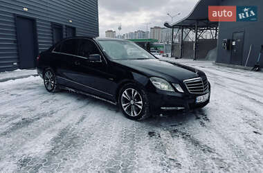 Седан Mercedes-Benz E-Class 2011 в 