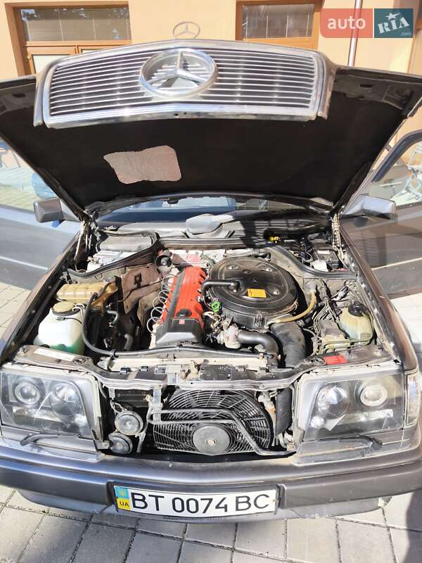 Седан Mercedes-Benz E-Class 1989 в Киеве