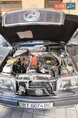 Седан Mercedes-Benz E-Class 1989 в 