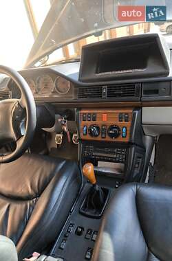 Седан Mercedes-Benz E-Class 1989 в 