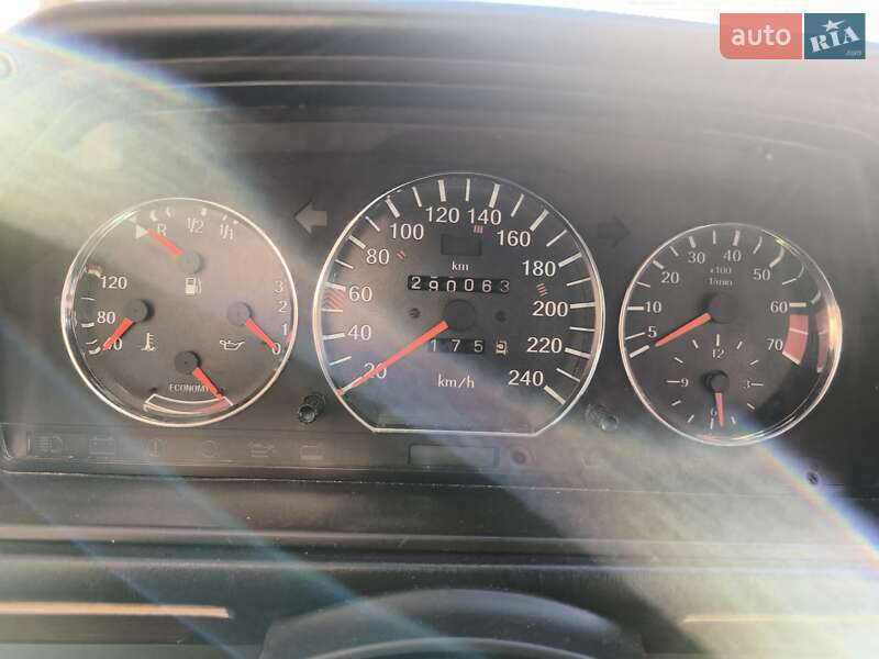 Седан Mercedes-Benz E-Class 1989 в Киеве