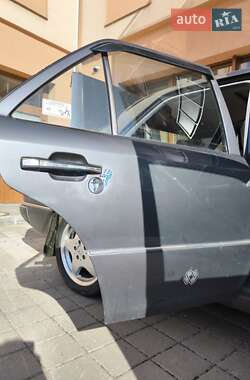 Седан Mercedes-Benz E-Class 1989 в 