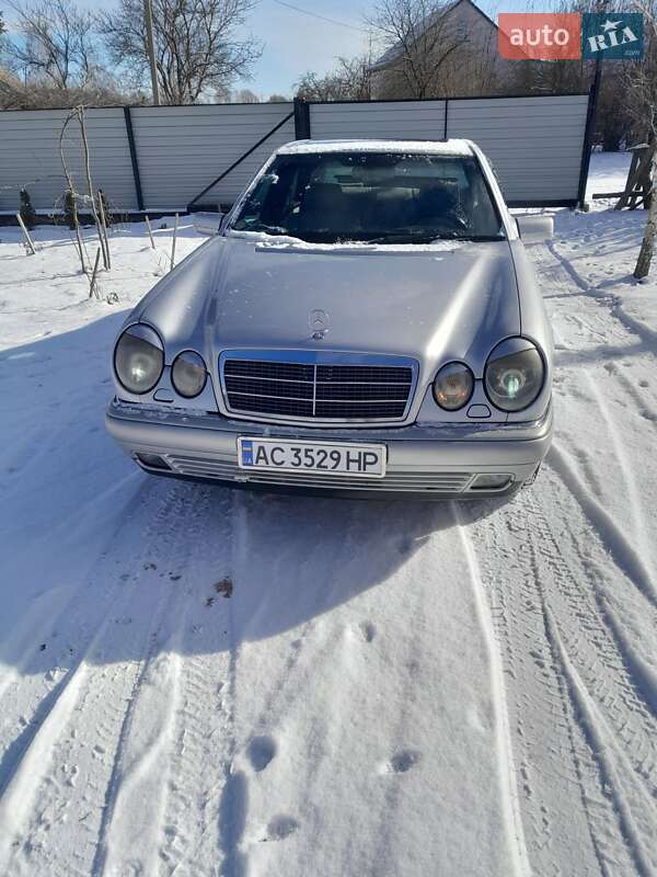Седан Mercedes-Benz E-Class 1996 в 