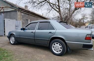 Седан Mercedes-Benz E-Class 1987 в Ізмаїлі