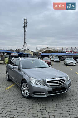 Універсал Mercedes-Benz E-Class 2011 в Чернівцях