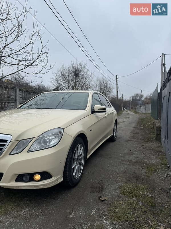 Седан Mercedes-Benz E-Class 2010 в Белой Церкви