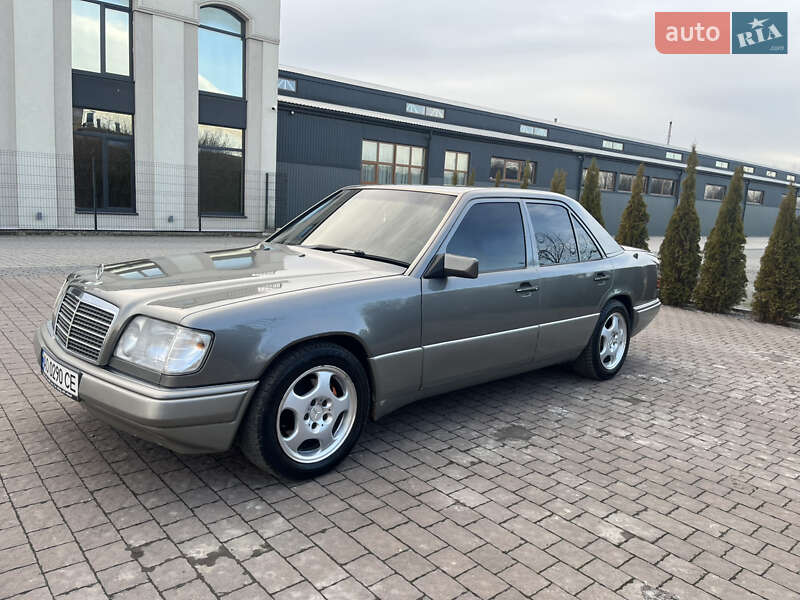 Седан Mercedes-Benz E-Class 1994 в Буске