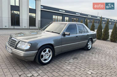 Седан Mercedes-Benz E-Class 1994 в 