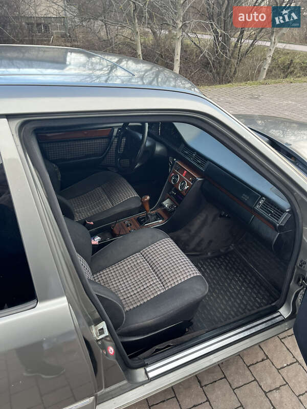 Седан Mercedes-Benz E-Class 1994 в Буске