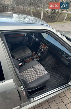 Седан Mercedes-Benz E-Class 1994 в 