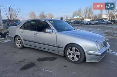 Седан Mercedes-Benz E-Class 2001 в Павлограде